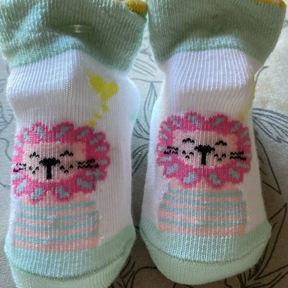 NEW Baby Booties & Scratch Mittens
